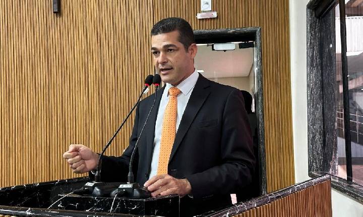 Adalto convida Léo Moraes a sair do gabinete e encarar crise nos distritos de Porto Velho