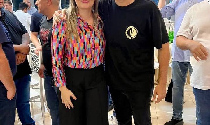 Após três anos e meio de atuação discreta na Câmara, Sofia cobra apoio de Léo Moraes a Bolsonaro