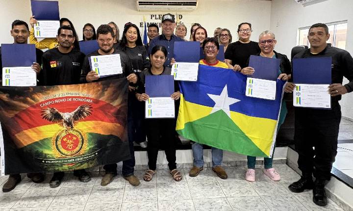 Brigada voluntária é homenageada com voto de louvor pelo deputado Pedro Fernandes