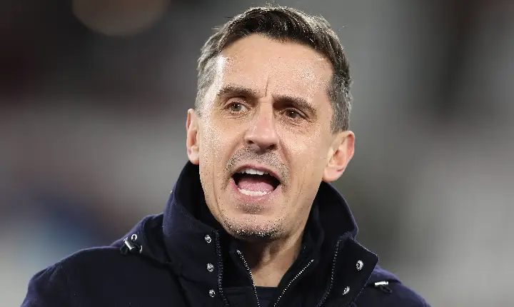 ‘Chegou a hora’: Neville perde a paciência e cobra saída imediata dos Glazers do United