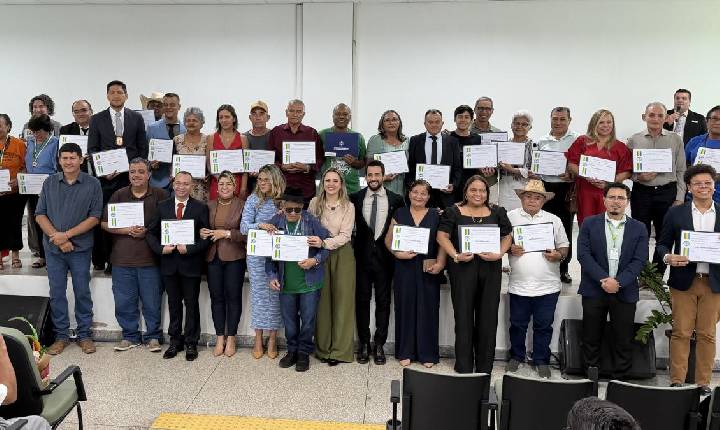 Cláudia de Jesus realiza Sessão Solene em Guajará-Mirim para homenagear personalidades de Rondônia