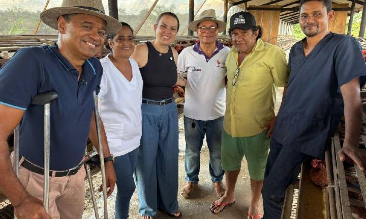 Cláudia de Jesus visita Granja Oliveira a convite do vereador Licomédio e fortalece compromisso com a agricultura familiar em Ji-Paraná