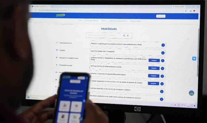 Credencial de estacionamento, cartão do transporte e outros serviços no PVH+