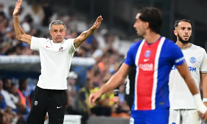 De 14 jogos no profissional a zero minutos: Joia do PSG perde espaço com Luis Enrique