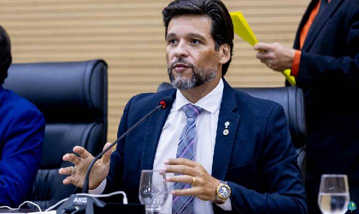 Delegado Camargo cobra do Governo informações sobre déficit de servidores na educação estadual