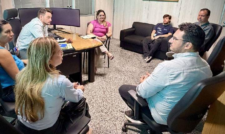 Delegado Lucas articula agendamento para emissão de identidades durante a 9ª Expobur