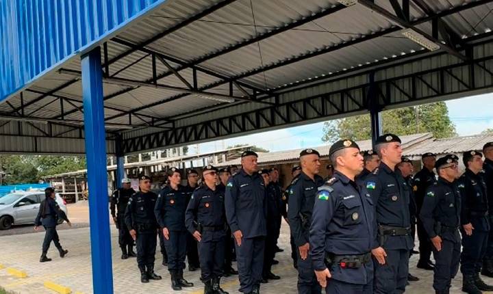 Deputado Pedro Fernandes celebra inauguração da garagem coberta do 7º Batalhão da Polícia Militar em Ariquemes