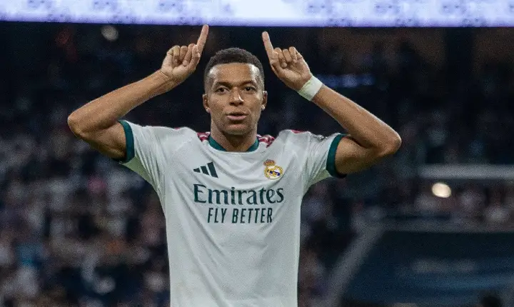 ‘Ele não é candidato da Bola de Ouro e finaliza melhor que Mbappé’, diz ex-jogador espanhol