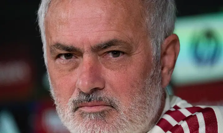 ‘Esse mérito é seu’: Mourinho exalta atuação de destaque do Real Madrid contra o Barça