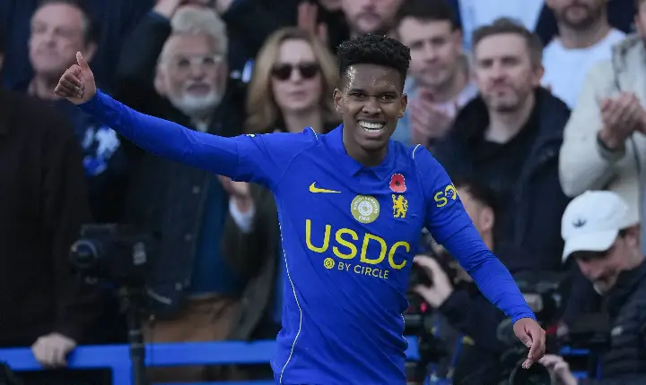 Estêvão contradiz análise de Alonso em vitória do Chelsea sobre o Manchester United