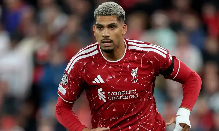 ‘Estou muito feliz’: Emprestado do Barcelona, Araújo comenta chance de ficar no Liverpool