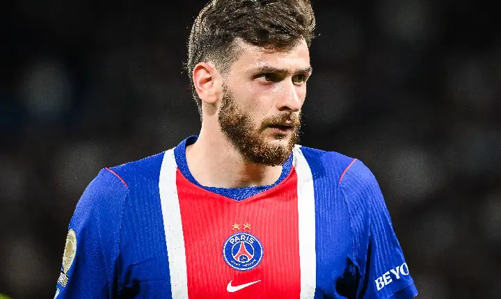 Ex-Ajax: ‘Comparávamos ele ao Kvaratskhelia. Pode se tornar tão importante quanto no PSG’