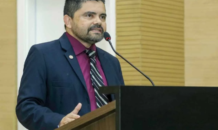 Ex-deputado aciona página de humor, Justiça extingue ação sem analisar mérito e aponta conteúdo como crítica política