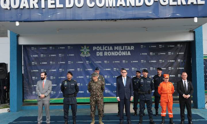 Governo de RO promove militares em solenidade alusiva a Tiradentes