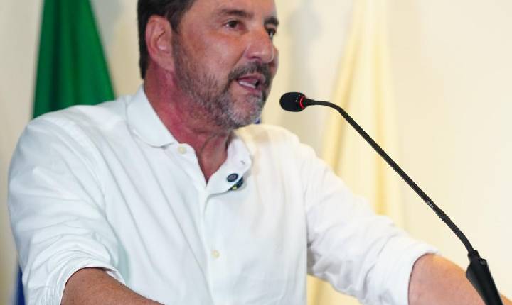 Governo remaneja R$ 231,5 milhões da Saúde e inviabiliza construção do novo Heuro, afirma Hildon Chaves