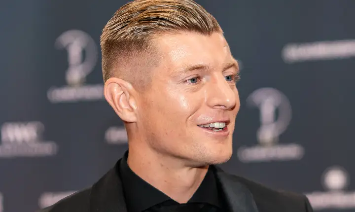 ‘Isso mudou e preciso elogiar’: Kroos reconhece mérito do novo Real Madrid contra Barcelona