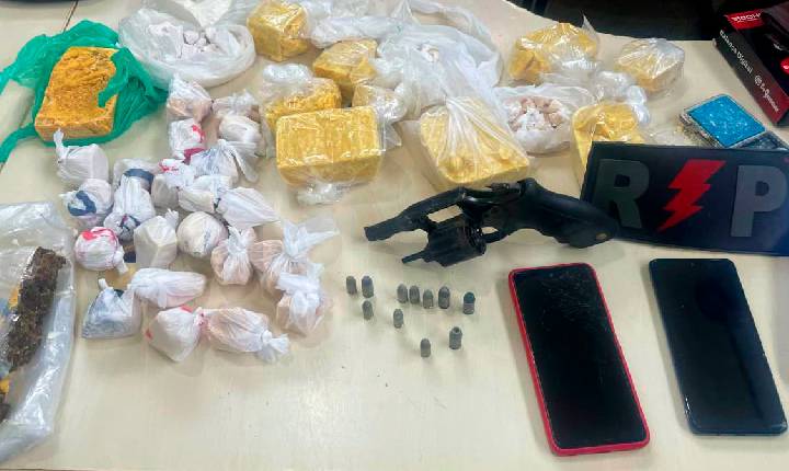 JI-PARANÁ – POLÍCIA MILITAR APREENDE MAIS DE 5 KG DE DROGAS, ARMA DE FOGO E PRENDE SUSPEITO