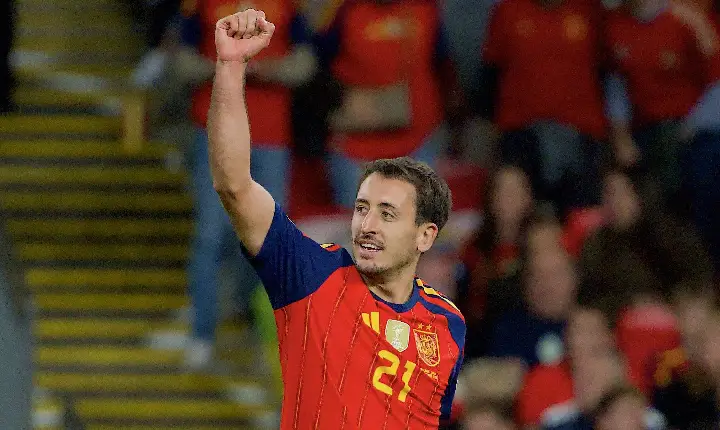 Kane e Ferran atacam de vilões e Espanha vence Inglaterra em jogo de apagões e viradas