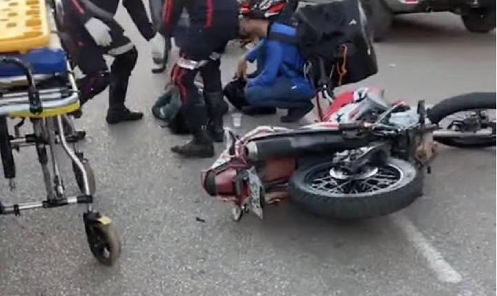Motociclista fica ferida após colisão entre duas motos na região central de Porto Velho