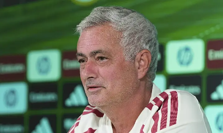 Mourinho faz alerta irônico sobre caso City: ‘Teremos que ter sorte de ainda estarmos aqui’