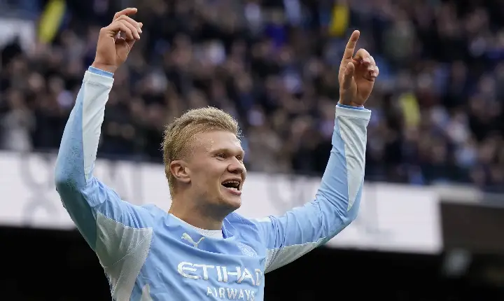 ‘Não vamos cair’: City flerta com o perigo, mas bate  Ipswich com provocação da torcida