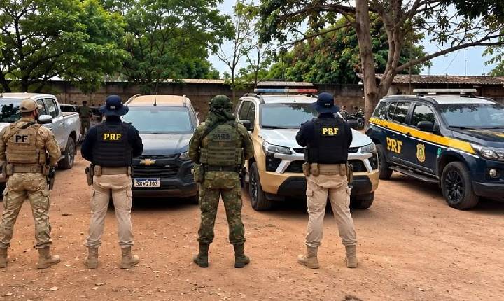 OPERAÇÃO MADEIRA-MAMORÉ II RECUPERA TRÊS VEÍCULOS ROUBADOS E ENCAMINHA QUATRO ENVOLVIDOS À PF