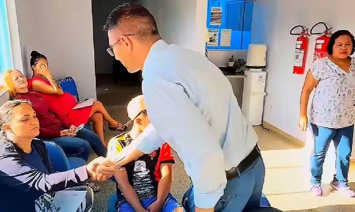 Pedro Geovar fiscaliza Unidade Renato Medeiros e acompanha atendimento à população