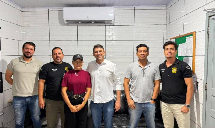 Pedro Geovar realiza visita institucional à DEFLAG e acompanha demandas da Polícia Civil