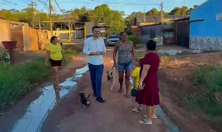 Pedro Geovar recebe denúncia de moradores e cobra recuperação urgente da Rua Bolonha