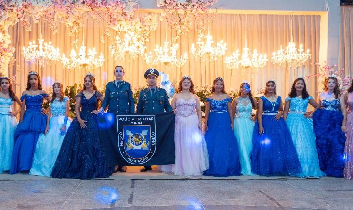 POLÍCIA MILITAR MIRIM DE JI-PARANÁ REALIZA 2º BAILE DE DEBUTANTES PARA 15 ALUNAS DO PROJETO