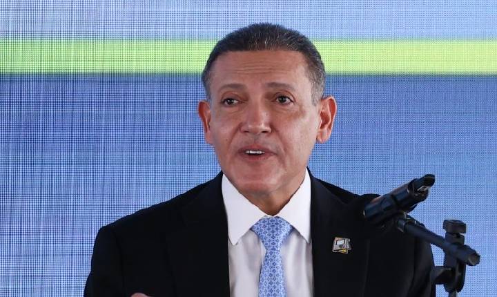 Presidente do TSE afirma que a decisão de prorrogar a votação exigiu medidas extraordinárias