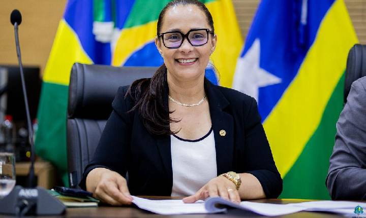 Rosangela Donadon solicita operação tapa-buracos entre a Linha 3 e Cabixi para garantir mais segurança aos motoristas