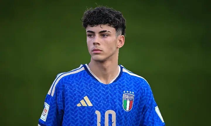 Samuele Inácio, joia do Dortmund, é convocado e consolida escolha pela Itália em vez do Brasil