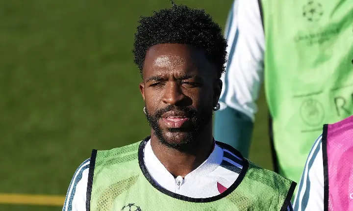 ‘Status não o torna intocável’: O recado de Mourinho para Vinícius Junior no Real Madrid