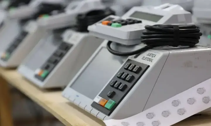 TSE cria comissão para fiscalizar inteligência artificial nas eleições