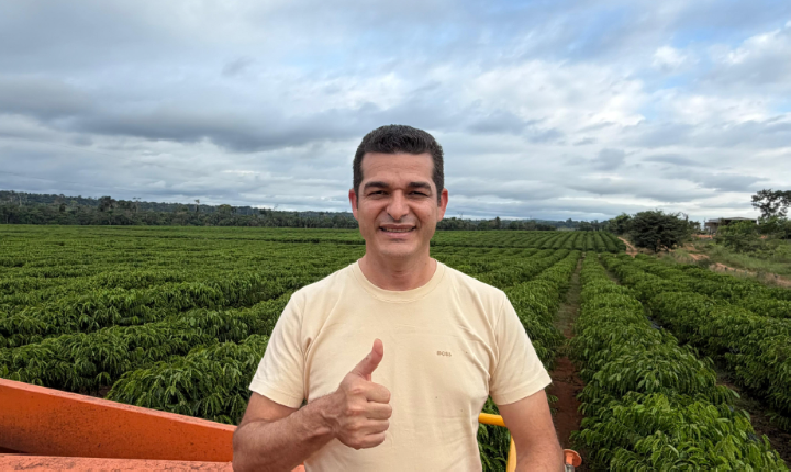 Vereador Adalto destaca avanço da cafeicultura e modernização no campo durante visita na Linha P.O