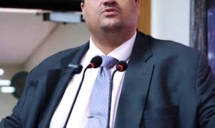 Vereador Tiago Tezzari cobra definição sobre Flor do Maracujá e defende valorização da cultura popular