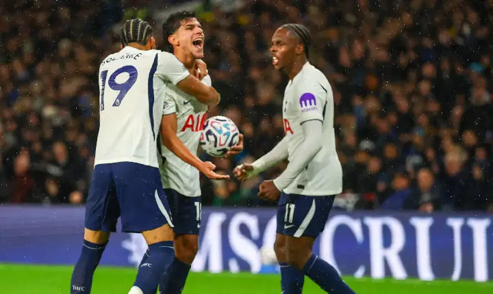 Xabi Alonso se complica sem João Pedro, goleiro falha feio e Chelsea perde para o Tottenham