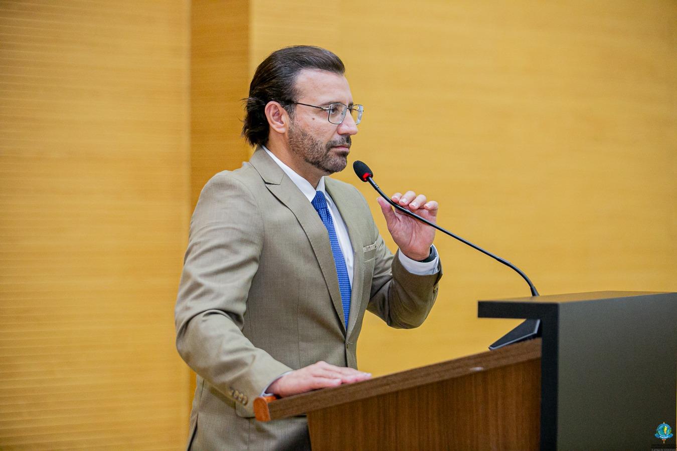 Deputado Ribeiro propõe inclusão de disciplina sobre Inteligência Artificial nas escolas públicas de Rondônia