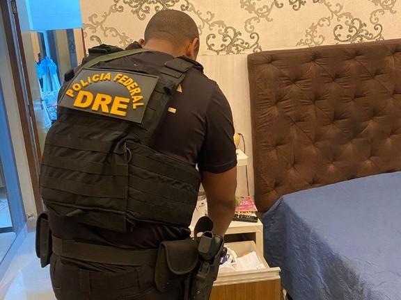 Operação da PF cumpre mandados em investigação sobre compra de votos no Acre