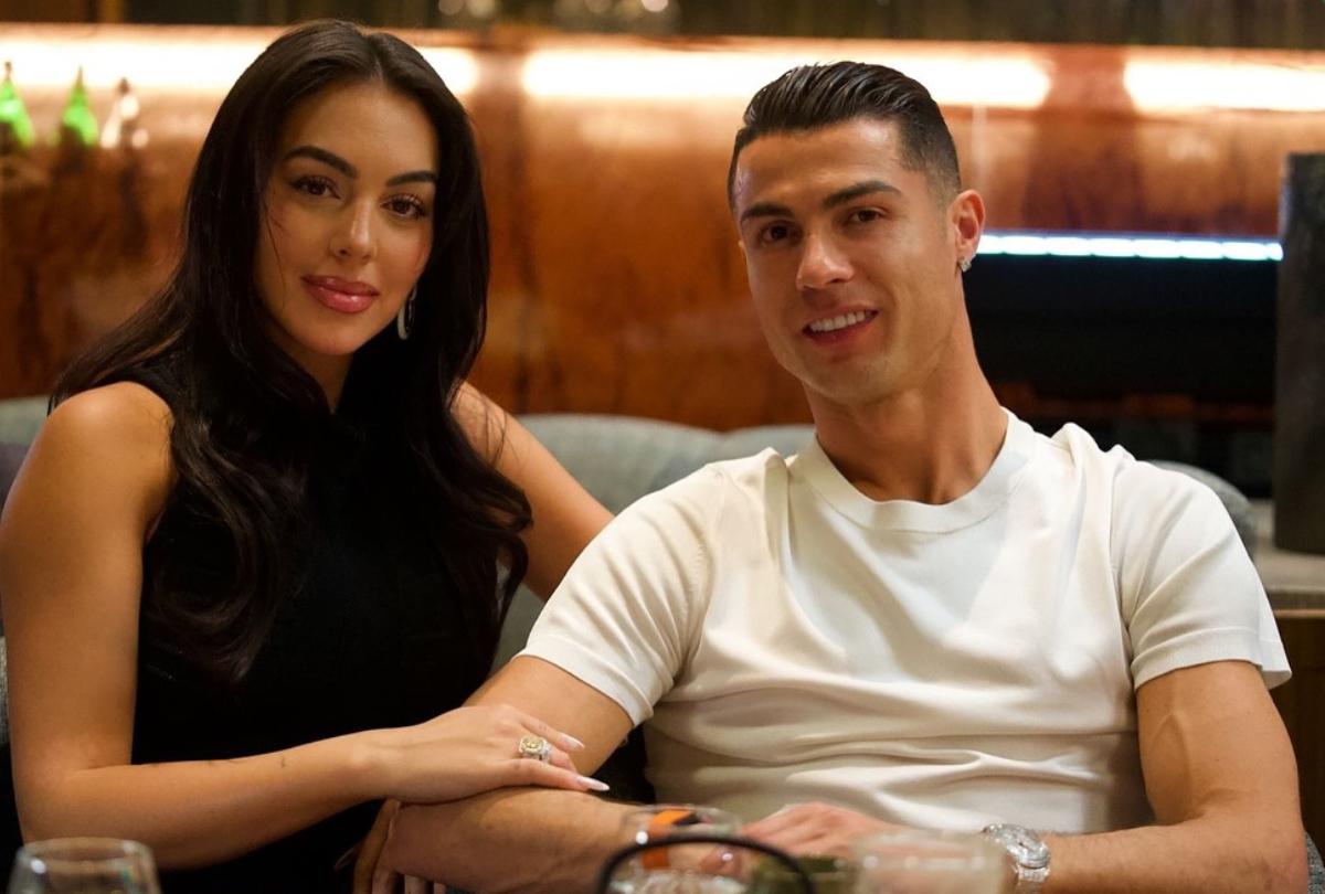Cristiano Ronaldo pede Georgina em casamento após 9 anos juntos