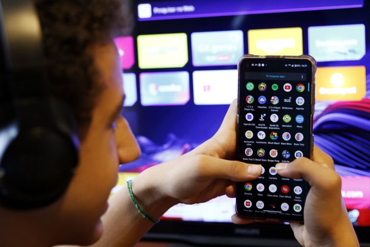 Disque 100: aumentam discussões sobre sexualização de crianças em SP