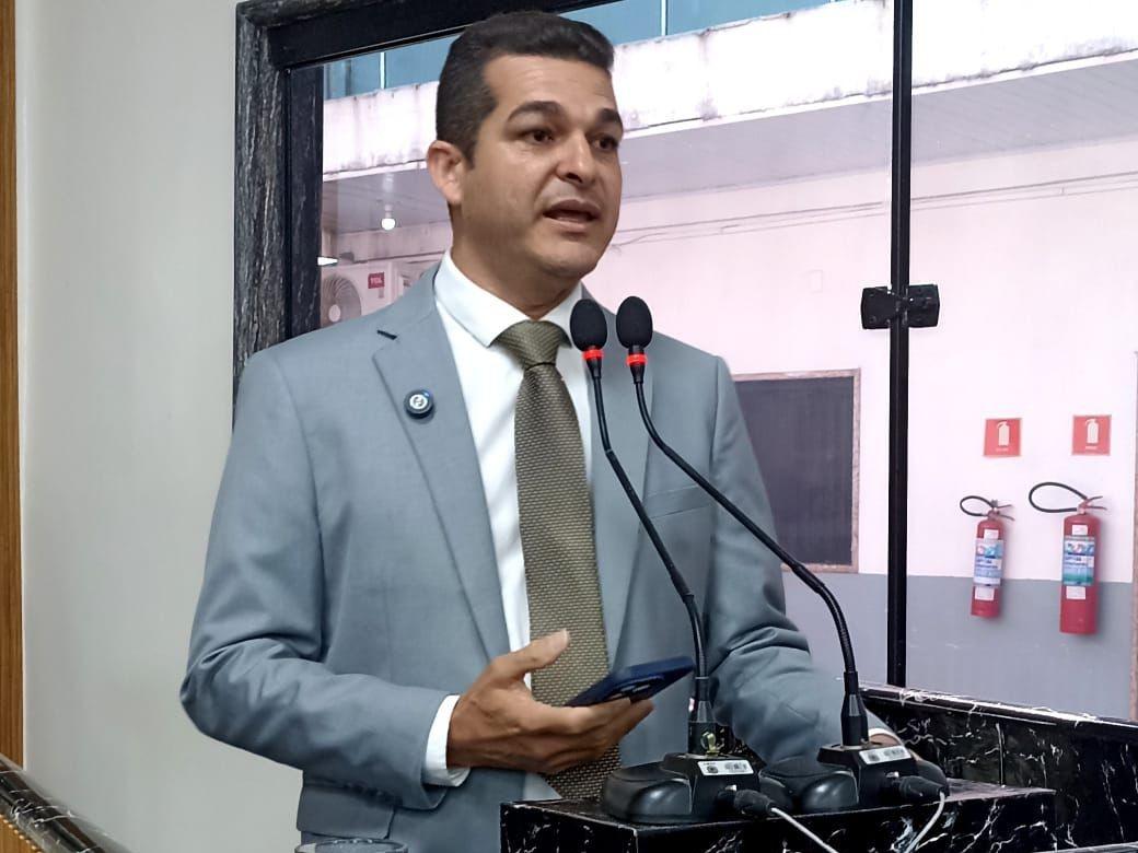 Vereador Adalto defende emancipação dos distritos e reforça apoio à PLP 137/2015