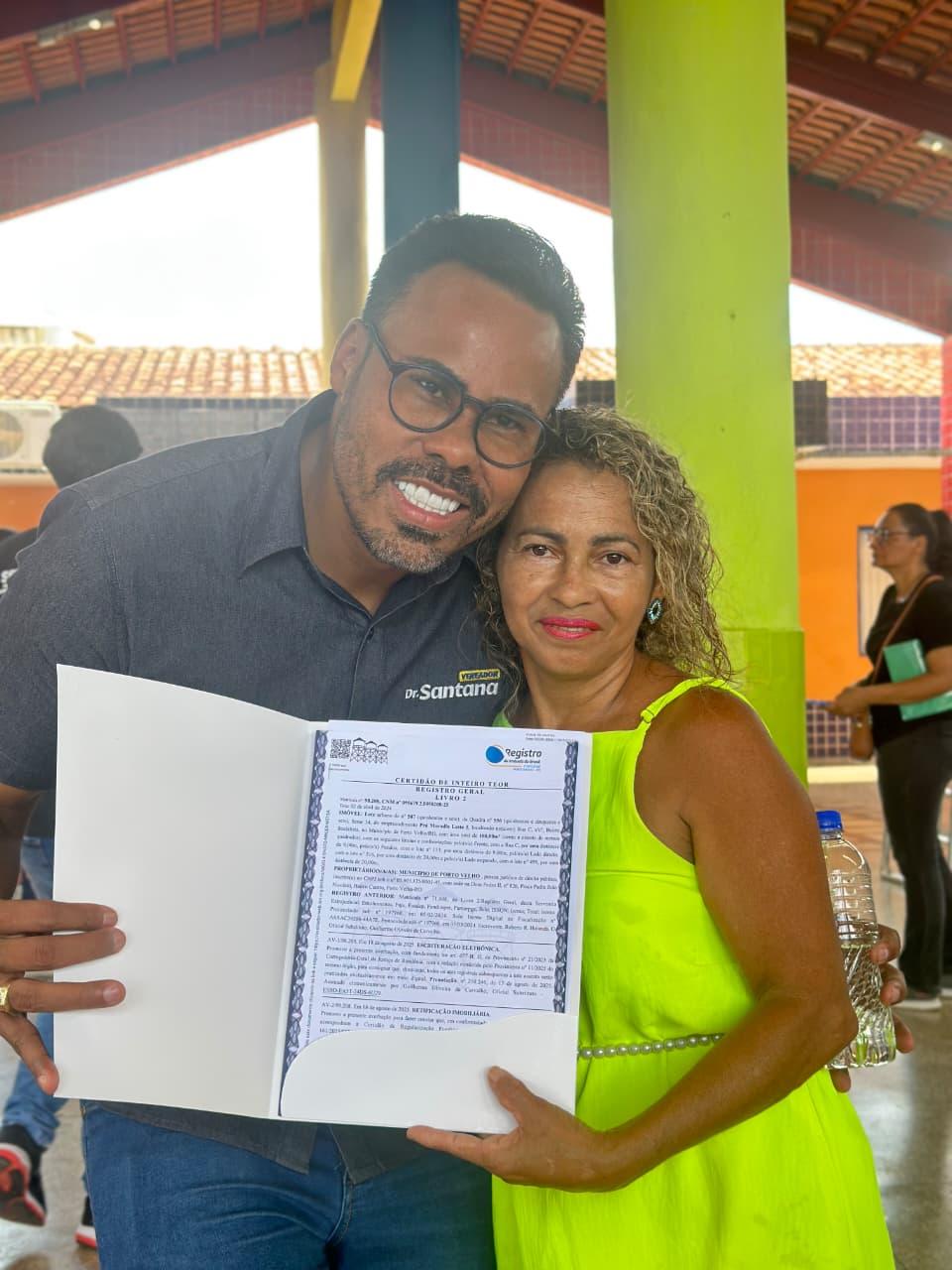 Dr. Santana celebra entrega de escrituras do Residencial Pioneiros I e relembra a luta das famílias por moradia digna
