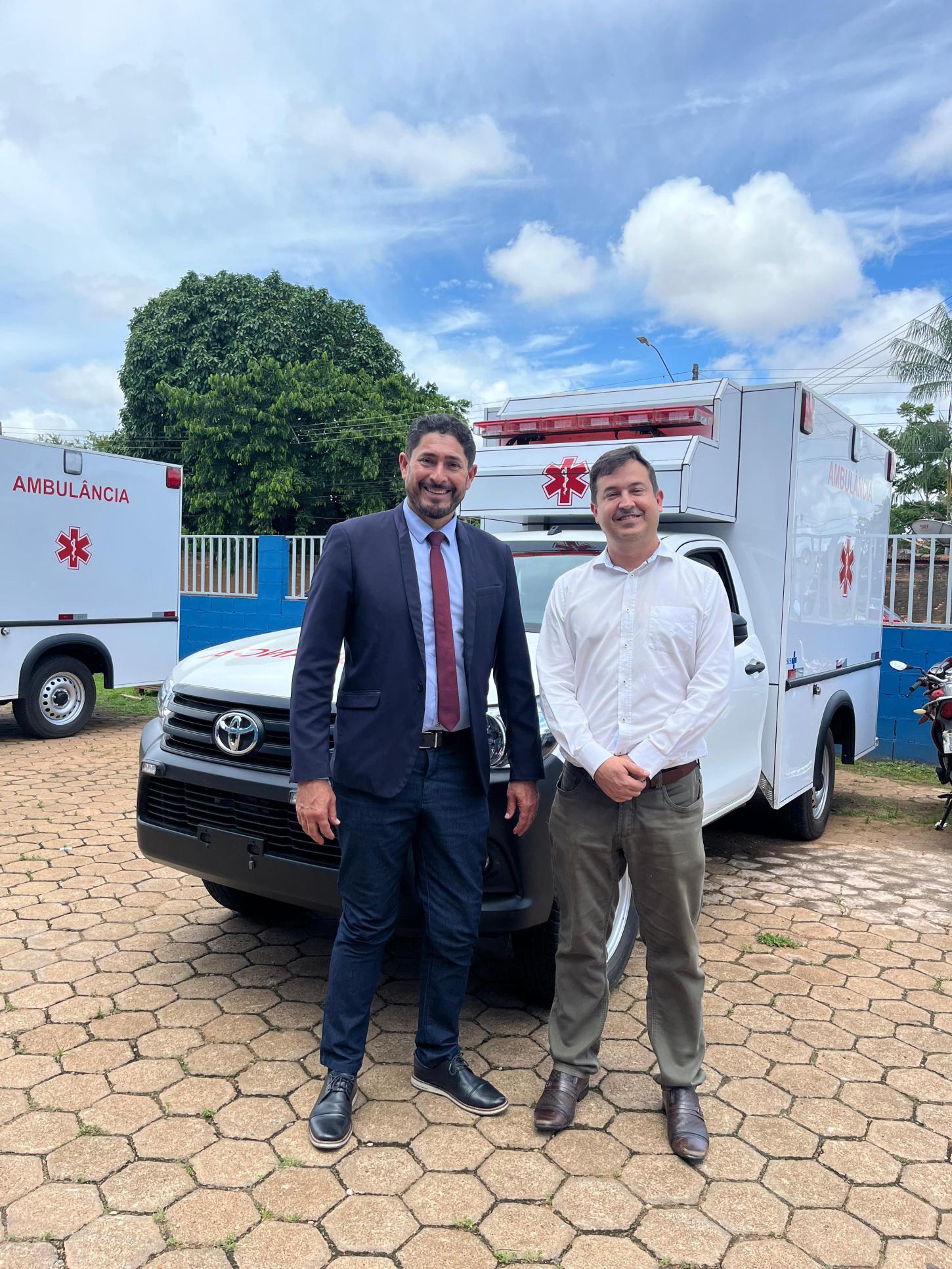 Chegada de ambulância reforça a saúde de Vista Alegre graças à emenda do vereador Márcio Pacele