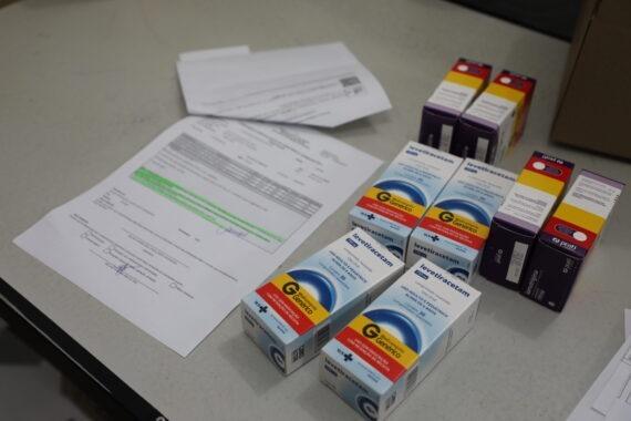 Deputado Alan Queiroz destina R$ 600 mil para reforçar estoque de medicamentos em Rolim de Moura