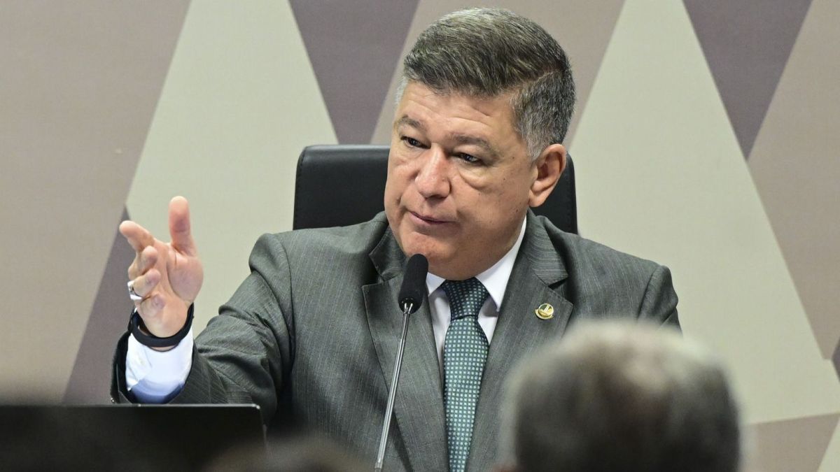 Após retirada de tumor, Carlos Viana tem quadro “estável”, diz boletim