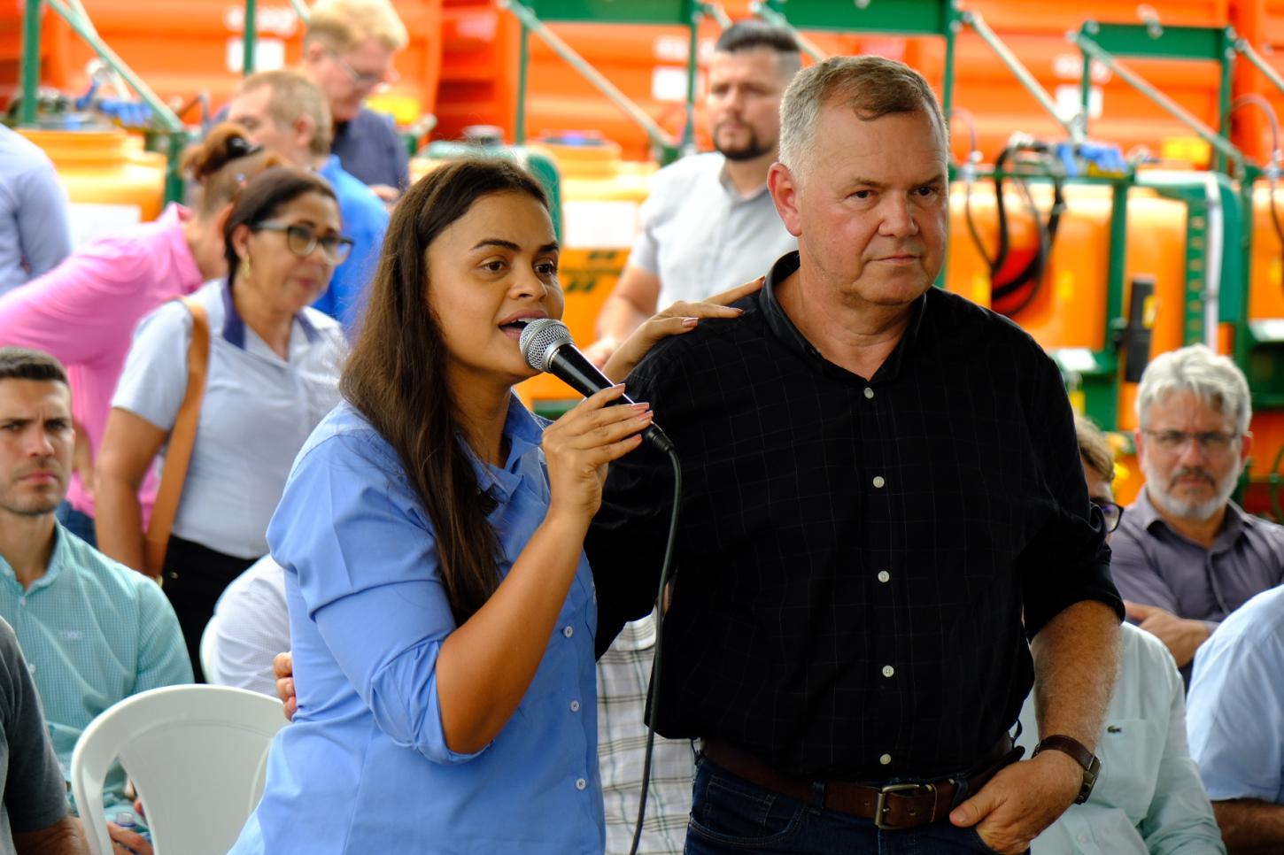 Dra. Taíssa participa da maior entrega de implementos agrícolas da história de Rondônia