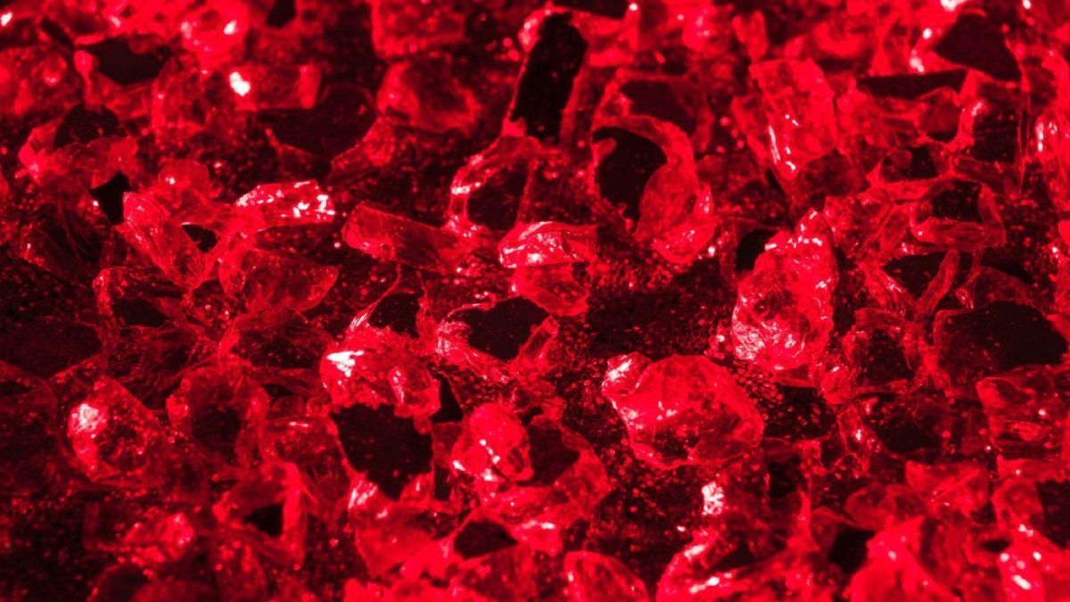 Saiba qual é a pedra regente de 2026 e como usar o cristal para proteção