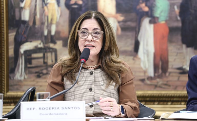 Comissão aprova proposta que torna permanente a Política para Primeira Infância